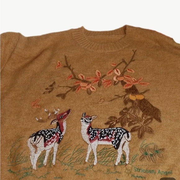 Cozy Deer Embroidered Crew Neck Sweater - Picture 3 of 4